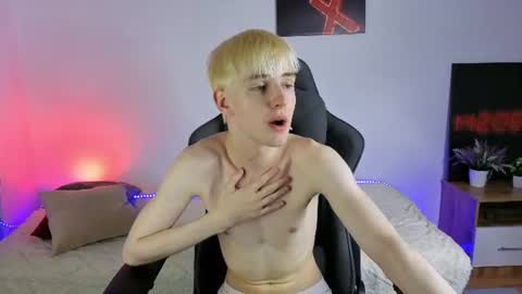 Snapshot of lucidangelok chatting on 06/11/26, 10:35 Angelok online show from 06/11/26, 10:35