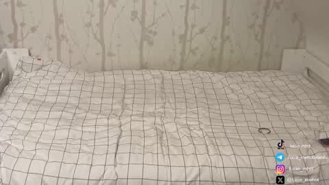 Lucie hot follow me on  online show from 09/24/25, 06:55