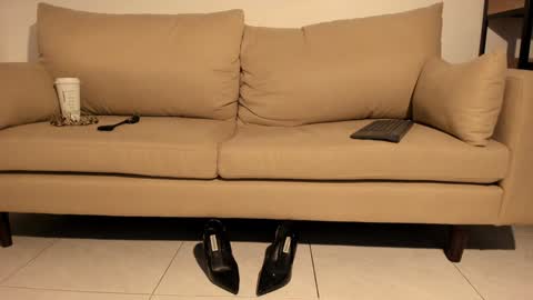 Snapshot of lucie_oude_ chatting on 01/04/25, 12:37 Lucie online show from 01/04/25, 12:37