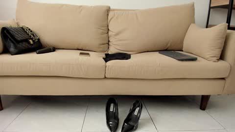 Snapshot of lucie_oude_ chatting on 01/23/25, 05:10 Lucie online show from 01/23/25, 05:10