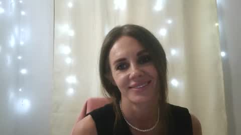 LucieMack online show from 10/02/25, 06:37