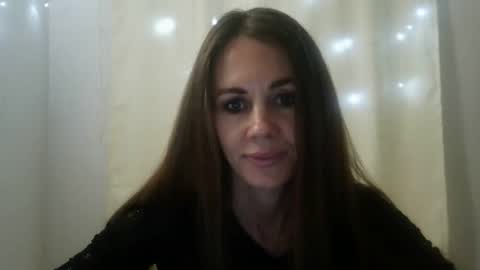 LucieMack online show from 10/19/25, 06:41