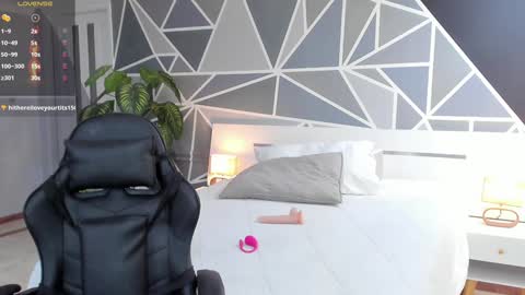 Lucy  online show from 01/31/25, 03:22