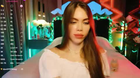 MimiFors online show from 09/18/25, 06:10