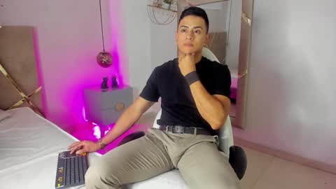 Leo online show from 11/19/25, 11:43