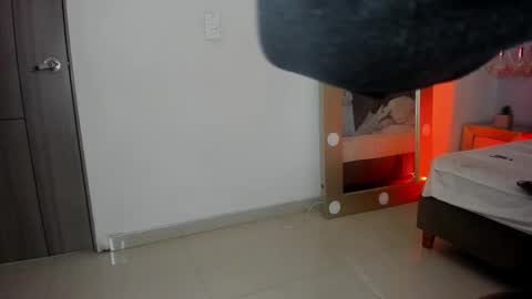 Leo online show from 11/21/25, 02:16