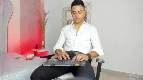 Leo online show from 04/10/26, 12:10