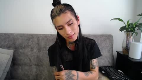 luciiana online show from 04/09/26, 03:39