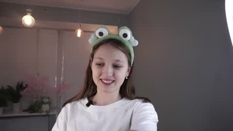 Mira online show from 12/18/25, 05:08