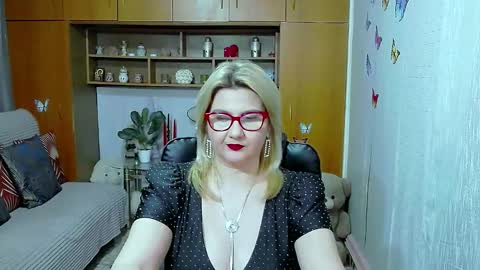 Lucille Fenly online show from 03/11/26, 10:38