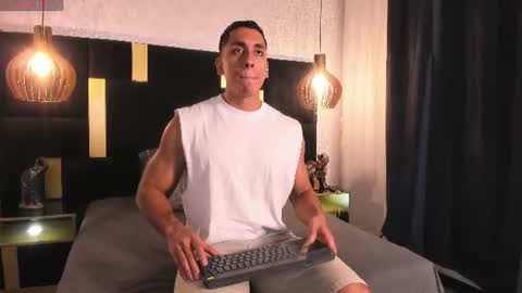 Snapshot of lucio__fox chatting on 06/11/26, 12:03 Lucio online show from 06/11/26, 12:03