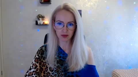 Snapshot of luckcristal chatting on 06/15/26, 04:53 Arina online show from 06/15/26, 04:53