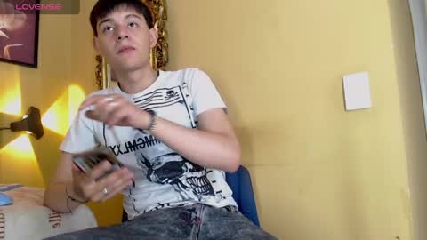 Snapshot of luckk_ chatting on 04/03/26, 04:43 luckk_ online show from 04/03/26, 04:43