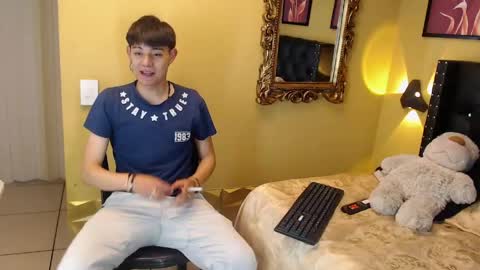 Snapshot of luckk_ chatting on 04/28/26, 04:50 luckk_ online show from 04/28/26, 04:50