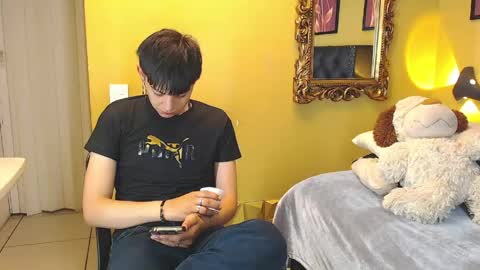 Snapshot of luckk_ chatting on 05/08/26, 04:40 luckk_ online show from 05/08/26, 04:40