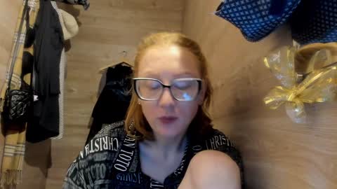 lucky_licky20 online show from 01/03/25, 04:00