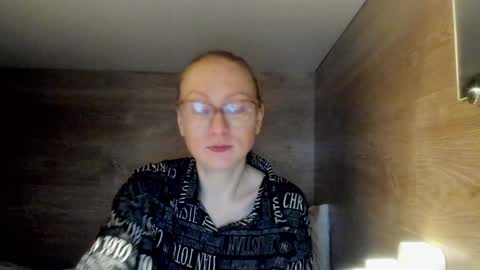 lucky_licky20 online show from 01/18/25, 02:58