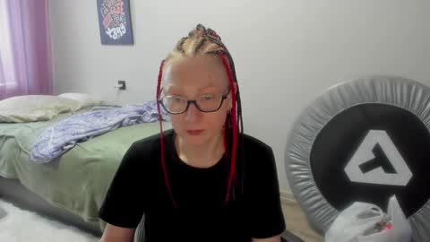 lucky_licky20 online show from 02/14/25, 04:26
