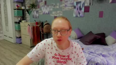 lucky_licky20 online show from 04/21/26, 02:04