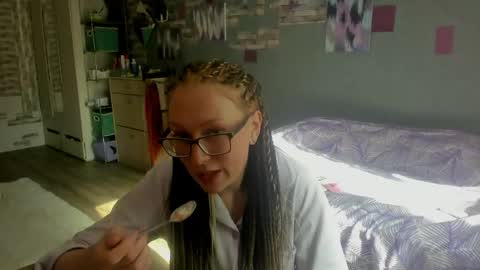 lucky_licky20 online show from 06/01/26, 01:29
