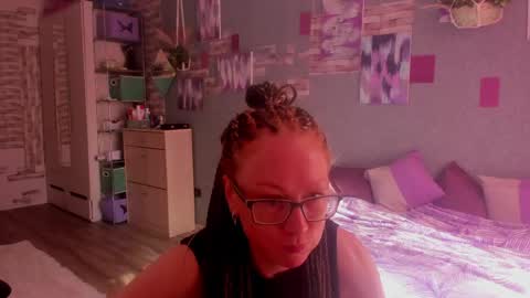 lucky_licky20 online show from 06/06/26, 01:32