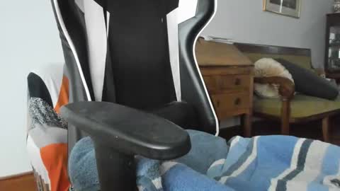 Snapshot of luckydrakex chatting on 02/08/26, 04:43 Lucky online show from 02/08/26, 04:43