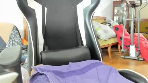 Snapshot of luckydrakex chatting on 03/10/26, 10:20 Lucky online show from 03/10/26, 10:20