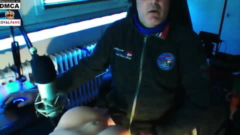        call me  Stefan online show from 02/01/25, 10:26