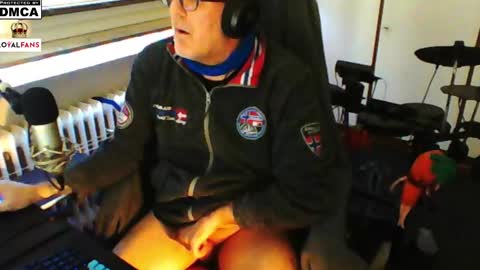        call me  Stefan online show from 03/02/25, 12:22