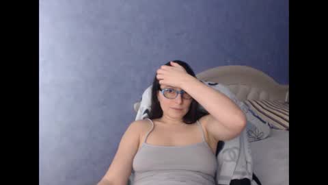 luckylinda23 online show from 02/12/25, 07:02