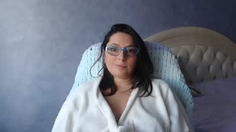 luckylinda23 online show from 10/17/25, 10:07