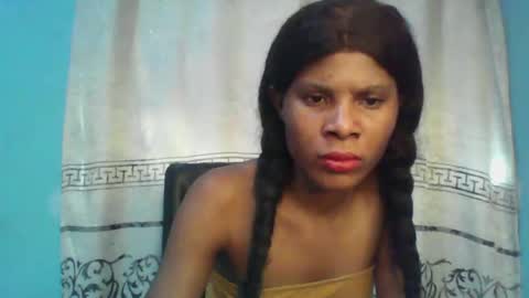 Snapshot of luckymadequeen chatting on 01/08/25, 01:31 Gloria online show from 01/08/25, 01:31