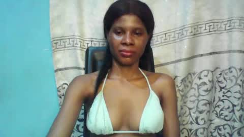 Snapshot of luckymadequeen chatting on 02/24/25, 10:58 Gloria online show from 02/24/25, 10:58