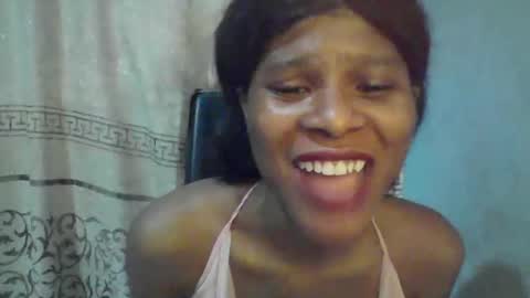 Snapshot of luckymadequeen chatting on 09/26/25, 04:27 Gloria online show from 09/26/25, 04:27