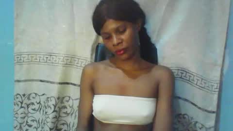 Snapshot of luckymadequeen chatting on 09/27/25, 09:20 Gloria online show from 09/27/25, 09:20