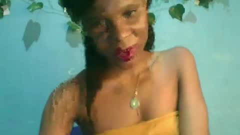 Snapshot of luckymadequeen chatting on 10/05/25, 09:13 Gloria online show from 10/05/25, 09:13