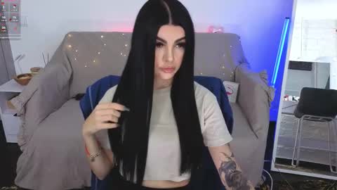 Monika online show from 09/26/25, 11:14