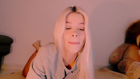 luckysapphire777 online show from 02/02/25, 10:46