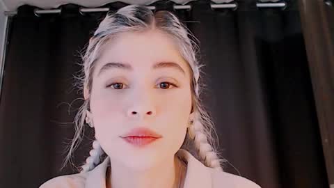 luckysapphire777 online show from 09/21/25, 09:44