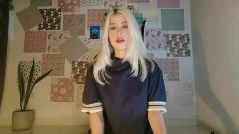 luckysapphire777 online show from 12/14/25, 07:14