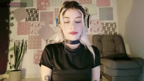 Snapshot of luckysapphire777 chatting on 06/06/26, 01:27 luckysapphire777 online show from 06/06/26, 01:27