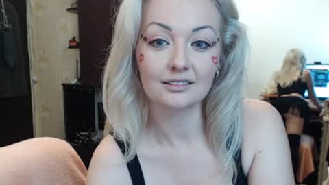 LuckyShot online show from 10/31/25, 03:02