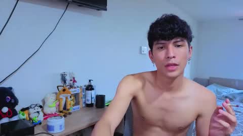 Lu Independent Model online show from 12/16/25, 09:42