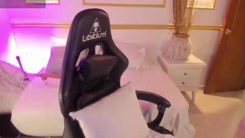 lucy online show from 01/17/25, 01:57