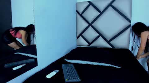   online show from 09/10/25, 04:56