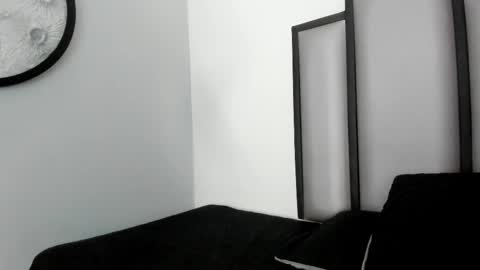   online show from 10/31/25, 05:08