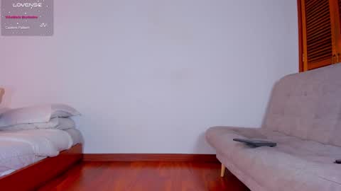 Hello my name is Lucy nice to meet you  thumb up is important for me kisses     online show from 03/03/25, 06:01