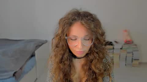 lucy__ray online show from 10/03/25, 01:52