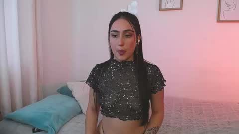 Lucia online show from 10/21/25, 08:09