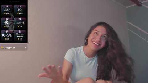 Lucy Herrera online show from 10/26/25, 01:44